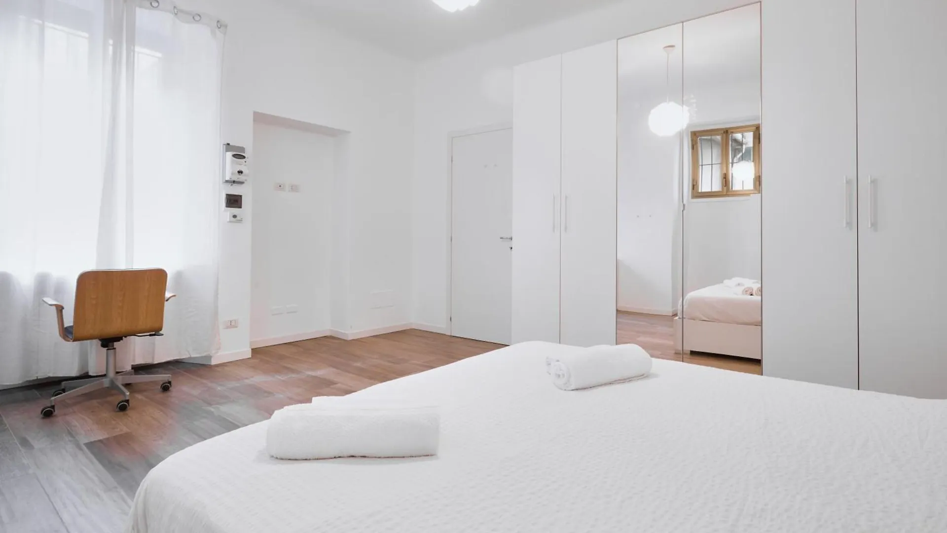 La Casa Di Ringhiera In Centro Apartment Milan Italy